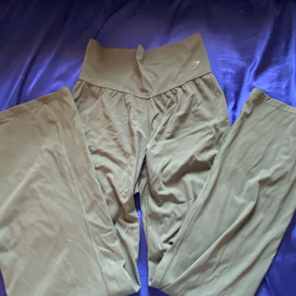 Wide legged Gymshark leggings